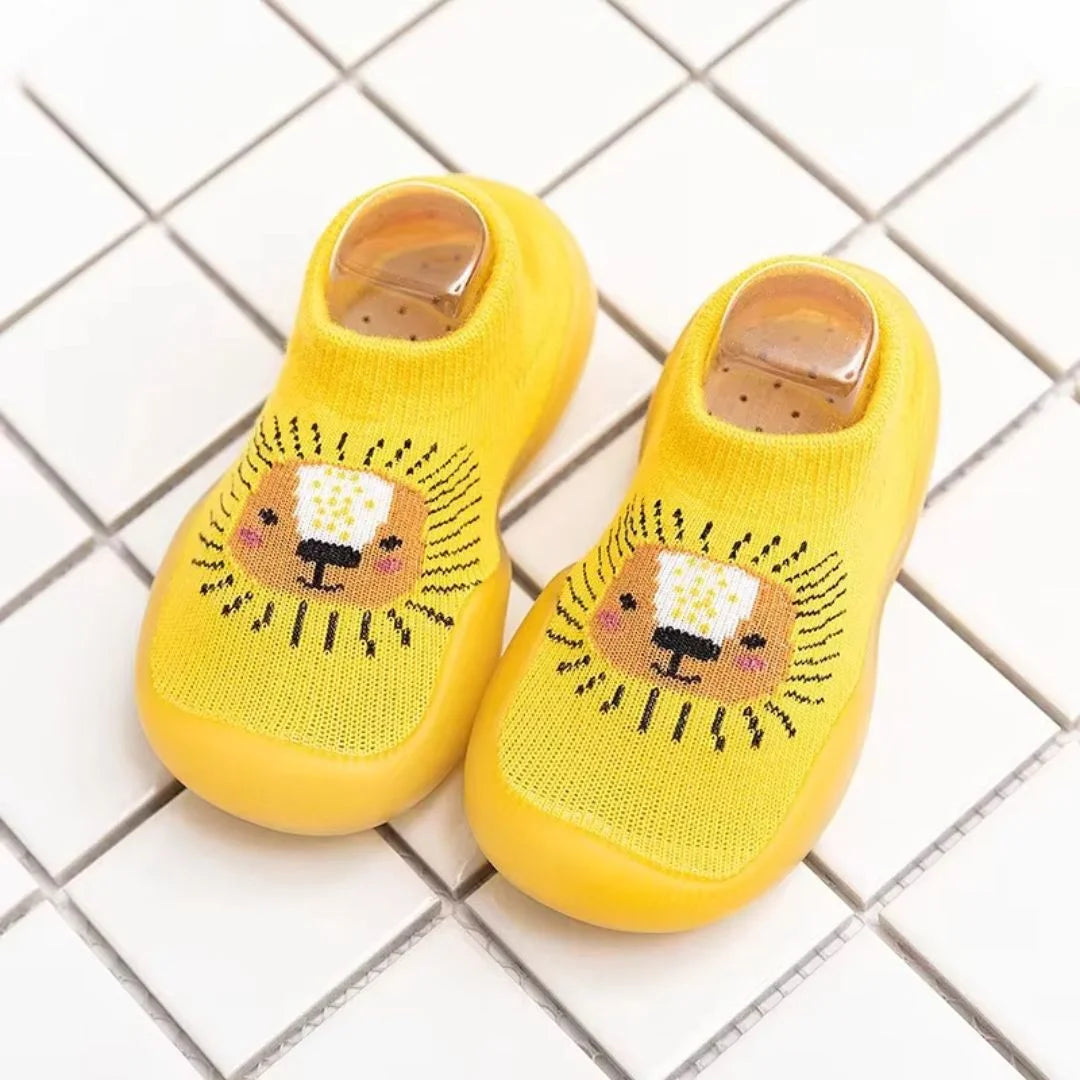 Niedliche Baby Sneaker Socken