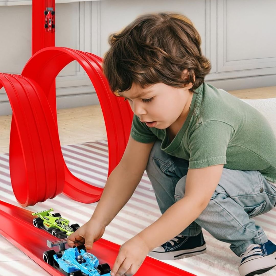 FlexiRace - Flexible Spielzeugauto Rennstrecke + 4 Autos