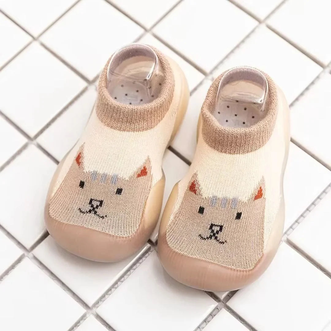 Niedliche Baby Sneaker Socken