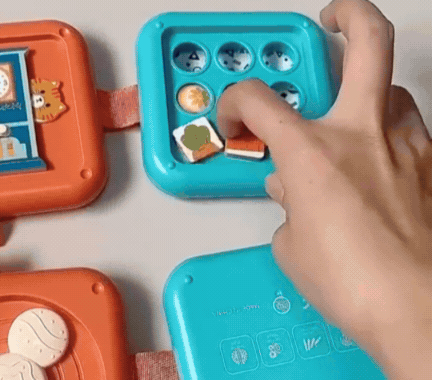 BusyBuddy - Klappbares Montessori-Reisespielzeug